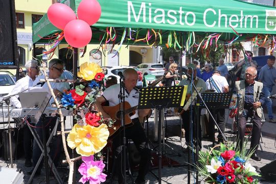 Chełmska biesiada seniorów  "Na ludową nutę z wiankiem w tle" [GALERIA ZDJĘĆ]