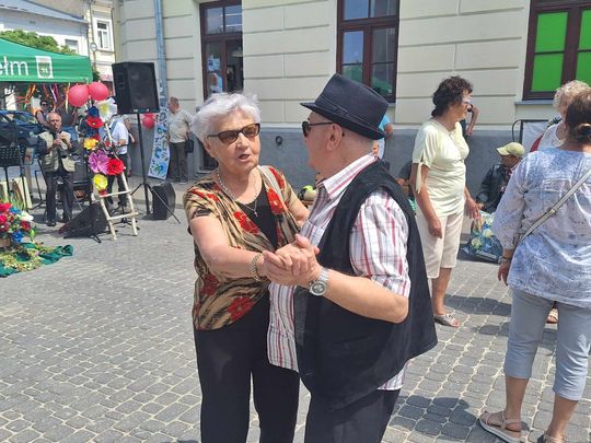 Chełmska biesiada seniorów  "Na ludową nutę z wiankiem w tle" [GALERIA ZDJĘĆ]