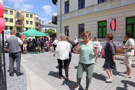 Chełmska biesiada seniorów  "Na ludową nutę z wiankiem w tle" [GALERIA ZDJĘĆ]