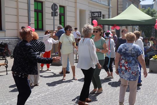 Chełmska biesiada seniorów  "Na ludową nutę z wiankiem w tle" [GALERIA ZDJĘĆ]