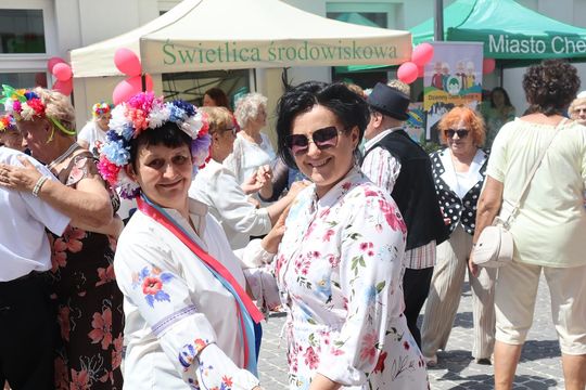 Chełmska biesiada seniorów  "Na ludową nutę z wiankiem w tle" [GALERIA ZDJĘĆ]