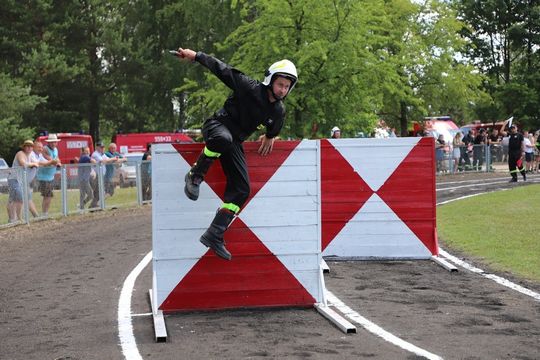 Powiatowe Zawody Sportowo-Pożarnicze w Dubecznie [ZDJĘCIA]