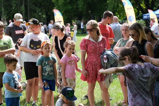 Chełm. Festyn "Bezpieczne wakacje z MDK i Fundacją CEMEX" [GALERIA ZDJĘĆ]