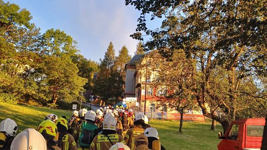 998 strażaków z całej Polski zdobyło szczyt Karkonoszy. Byli tam ochotnicy z Siedliszcza! [GALERIA ZDJĘĆ]