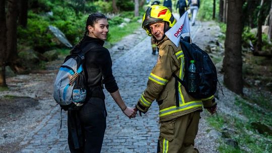 998 strażaków z całej Polski zdobyło szczyt Karkonoszy. Byli tam ochotnicy z Siedliszcza! [GALERIA ZDJĘĆ]