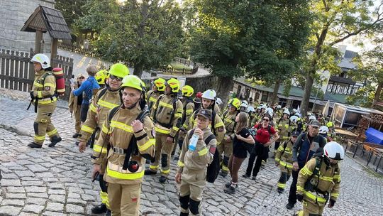 998 strażaków z całej Polski zdobyło szczyt Karkonoszy. Byli tam ochotnicy z Siedliszcza! [GALERIA ZDJĘĆ]