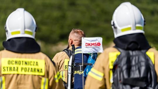 998 strażaków z całej Polski zdobyło szczyt Karkonoszy. Byli tam ochotnicy z Siedliszcza! [GALERIA ZDJĘĆ]