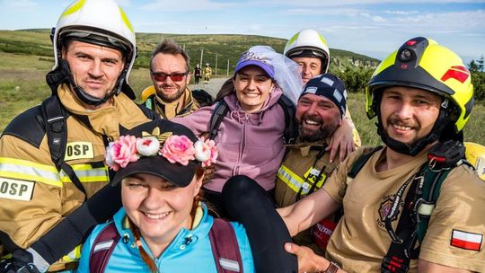 998 strażaków z całej Polski zdobyło szczyt Karkonoszy. Byli tam ochotnicy z Siedliszcza! [GALERIA ZDJĘĆ]