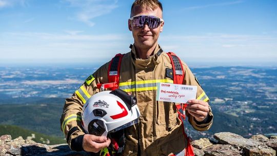 998 strażaków z całej Polski zdobyło szczyt Karkonoszy. Byli tam ochotnicy z Siedliszcza! [GALERIA ZDJĘĆ]