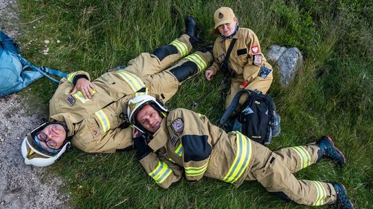 998 strażaków z całej Polski zdobyło szczyt Karkonoszy. Byli tam ochotnicy z Siedliszcza! [GALERIA ZDJĘĆ]