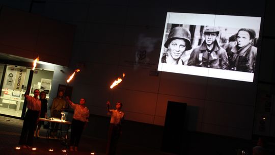 Chełm. Plenerowy spektakl w 80. rocznicę Powstania Warszawskiego [GALERIA ZDJĘĆ]