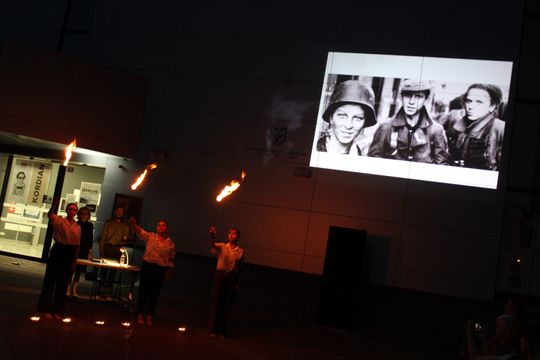 Chełm. Plenerowy spektakl w 80. rocznicę Powstania Warszawskiego [GALERIA ZDJĘĆ]