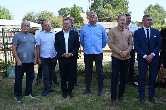 Powiat chełmski. Uroczyste otwarcie drogi powiatowej Żmudź Kolonia – Wólka Leszczańska oraz chodnika  [GALERIA ZDJĘĆ]