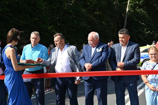 Powiat chełmski. Uroczyste otwarcie drogi powiatowej Żmudź Kolonia – Wólka Leszczańska oraz chodnika  [GALERIA ZDJĘĆ]