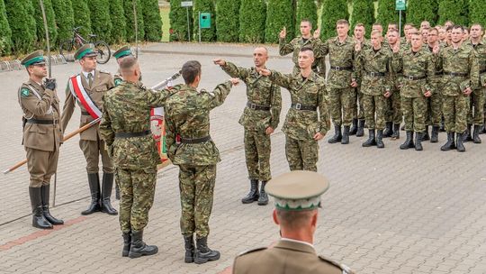 Chełm. Ślubowanie nowo przyjętych funkcjonariuszy Straży Granicznej [GALERIA ZDJĘĆ]