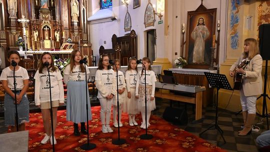 5. edycja PRZEGLĄDU PIEŚNI MARYJNEJ "Ciebie na wieki wychwalać będziemy" [GALERIA ZDJĘĆ]