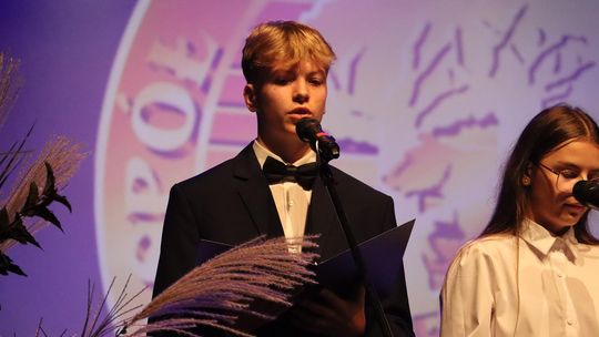 Chełm. Drogi do szczęścia - przedstawienie uczniów szkoły społecznej [GALERIA ZDJĘĆ]