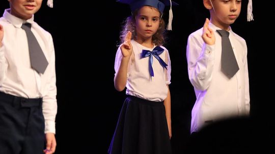 Chełm. Drogi do szczęścia - przedstawienie uczniów szkoły społecznej [GALERIA ZDJĘĆ]