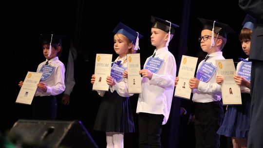 Chełm. Drogi do szczęścia - przedstawienie uczniów szkoły społecznej [GALERIA ZDJĘĆ]