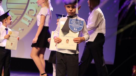 Chełm. Drogi do szczęścia - przedstawienie uczniów szkoły społecznej [GALERIA ZDJĘĆ]