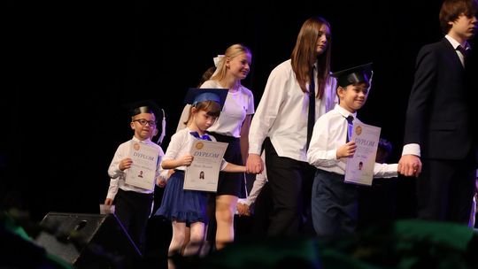 Chełm. Drogi do szczęścia - przedstawienie uczniów szkoły społecznej [GALERIA ZDJĘĆ]