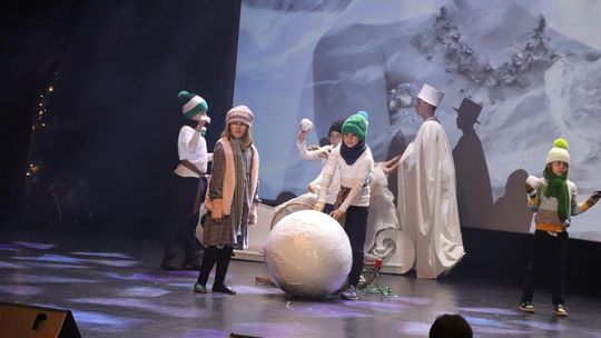 Chełm. Drogi do szczęścia - przedstawienie uczniów szkoły społecznej [GALERIA ZDJĘĆ]