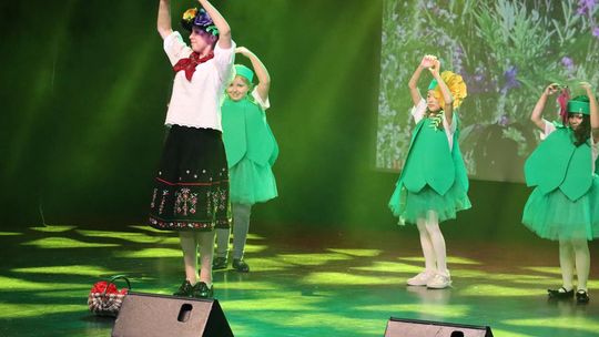 Chełm. Drogi do szczęścia - przedstawienie uczniów szkoły społecznej [GALERIA ZDJĘĆ]