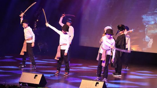 Chełm. Drogi do szczęścia - przedstawienie uczniów szkoły społecznej [GALERIA ZDJĘĆ]