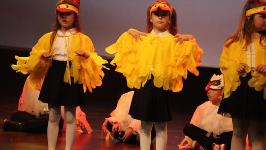 Chełm. Drogi do szczęścia - przedstawienie uczniów szkoły społecznej [GALERIA ZDJĘĆ]