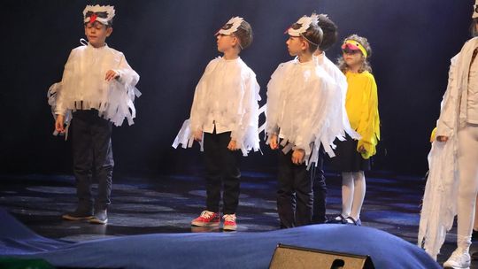 Chełm. Drogi do szczęścia - przedstawienie uczniów szkoły społecznej [GALERIA ZDJĘĆ]