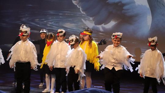 Chełm. Drogi do szczęścia - przedstawienie uczniów szkoły społecznej [GALERIA ZDJĘĆ]