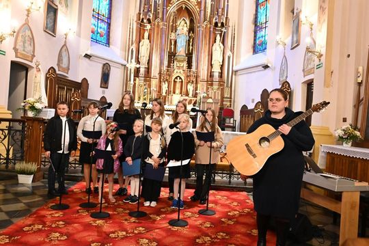 5. edycja PRZEGLĄDU PIEŚNI MARYJNEJ "Ciebie na wieki wychwalać będziemy" [GALERIA ZDJĘĆ]