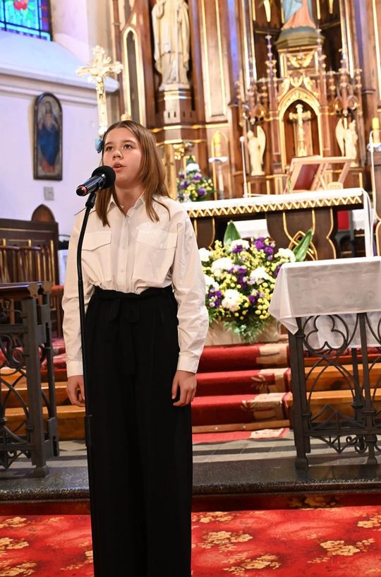 5. edycja PRZEGLĄDU PIEŚNI MARYJNEJ "Ciebie na wieki wychwalać będziemy" [GALERIA ZDJĘĆ]