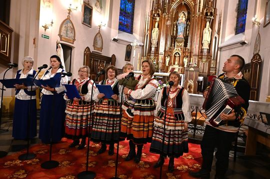 5. edycja PRZEGLĄDU PIEŚNI MARYJNEJ "Ciebie na wieki wychwalać będziemy" [GALERIA ZDJĘĆ]