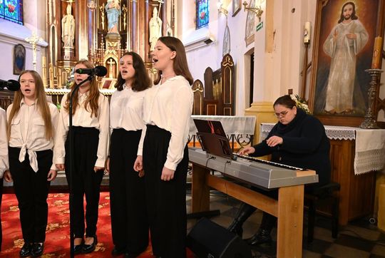 5. edycja PRZEGLĄDU PIEŚNI MARYJNEJ "Ciebie na wieki wychwalać będziemy" [GALERIA ZDJĘĆ]