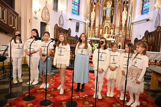 5. edycja PRZEGLĄDU PIEŚNI MARYJNEJ "Ciebie na wieki wychwalać będziemy" [GALERIA ZDJĘĆ]