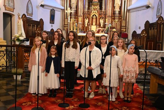 5. edycja PRZEGLĄDU PIEŚNI MARYJNEJ "Ciebie na wieki wychwalać będziemy" [GALERIA ZDJĘĆ]