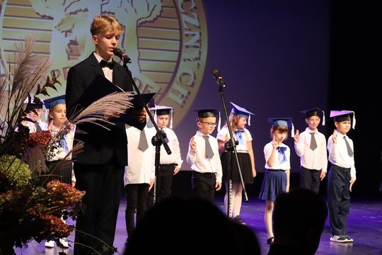 Chełm. Drogi do szczęścia - przedstawienie uczniów szkoły społecznej [GALERIA ZDJĘĆ]