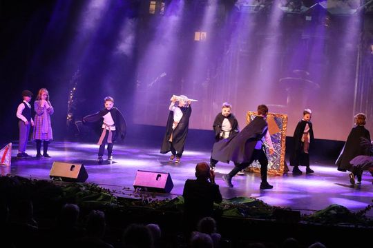 Chełm. Drogi do szczęścia - przedstawienie uczniów szkoły społecznej [GALERIA ZDJĘĆ]