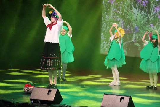 Chełm. Drogi do szczęścia - przedstawienie uczniów szkoły społecznej [GALERIA ZDJĘĆ]