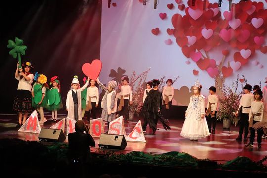 Chełm. Drogi do szczęścia - przedstawienie uczniów szkoły społecznej [GALERIA ZDJĘĆ]