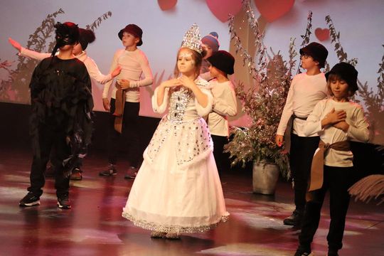 Chełm. Drogi do szczęścia - przedstawienie uczniów szkoły społecznej [GALERIA ZDJĘĆ]