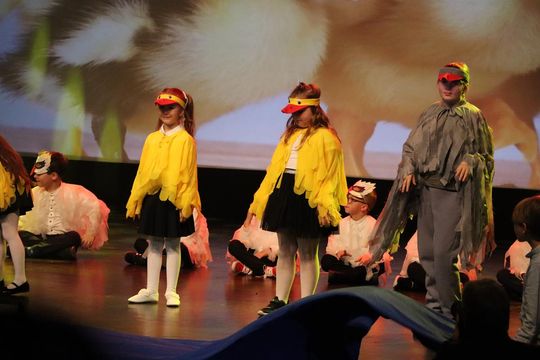 Chełm. Drogi do szczęścia - przedstawienie uczniów szkoły społecznej [GALERIA ZDJĘĆ]