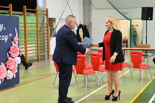 Gm. Siedliszcze. Nagrody dla nauczycieli z okazji Dnia Edukacji Narodowej [ZDJĘCIA]