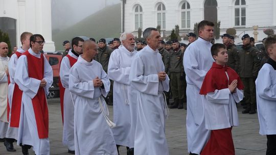 Chełm. Uroczystość z okazji Święta Niepodległości 2024. Msza św. w chełmskiej bazylice [GALERIA ZDJĘĆ]