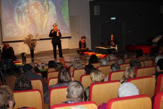 Chełmska Biblioteka Publiczna świętowała Dzień Seniora [GALERIA ZDJĘĆ]