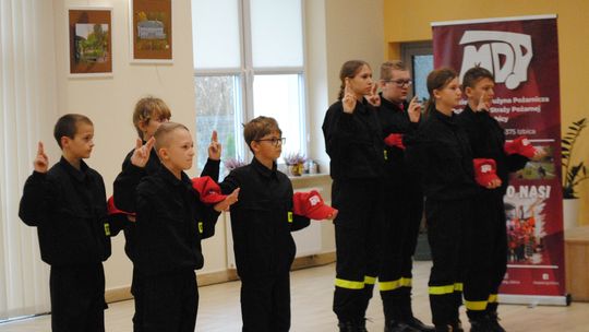 Gm. Izbica. Ślubowanie Młodzieżowej Drużyny Pożarniczej OSP Izbica [GALERIA ZDJĘĆ]