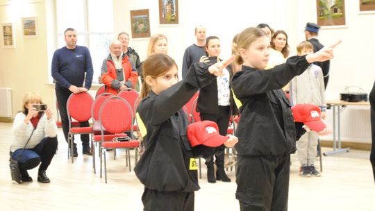 Gm. Izbica. Ślubowanie Młodzieżowej Drużyny Pożarniczej OSP Izbica [GALERIA ZDJĘĆ]