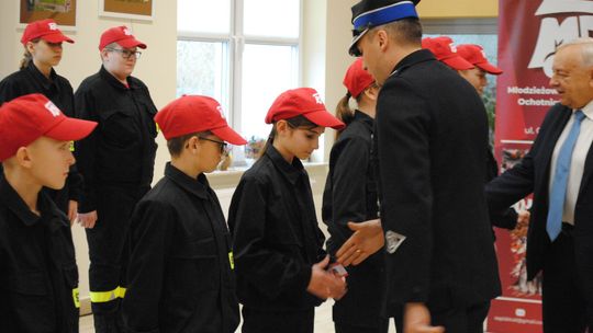 Gm. Izbica. Ślubowanie Młodzieżowej Drużyny Pożarniczej OSP Izbica [GALERIA ZDJĘĆ]