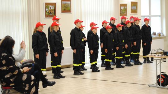 Gm. Izbica. Ślubowanie Młodzieżowej Drużyny Pożarniczej OSP Izbica [GALERIA ZDJĘĆ]